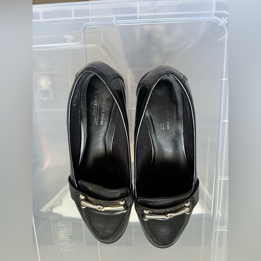 Call it spring loafers - Picture 4 of 6